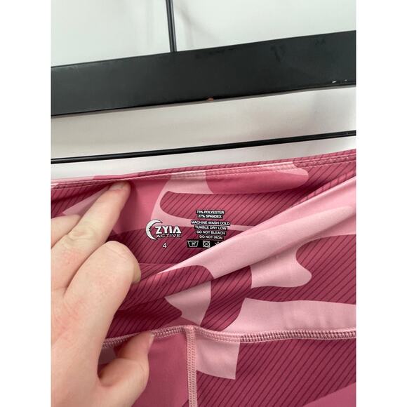 Zyia Active Pink Camo Light & Tight Pocket Capri Leggings Size 4 - Picture 5 of 8